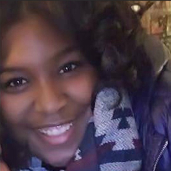 Meet your Posher, Latasha - Picture 5 of 10